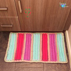 crochet bathmat in stripes