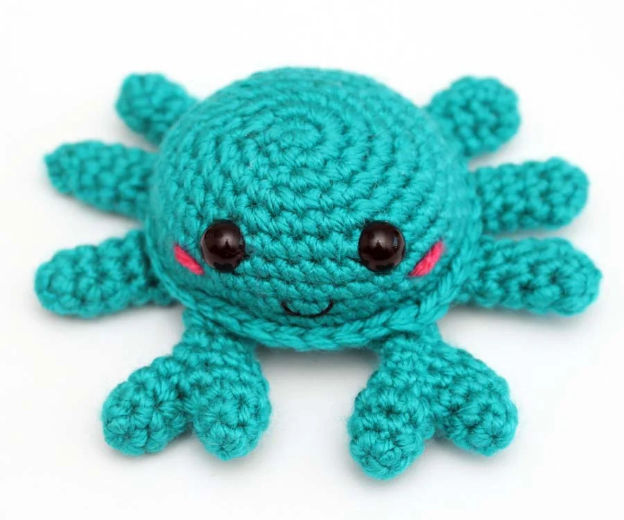 mini crab amigurumi