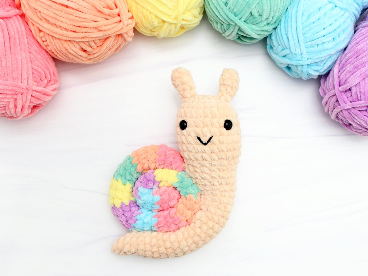 Plush Snail Amigurumi - Free Crochet Pattern Loops & Love Crochet