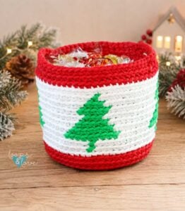 crochet basket christmas tree holiday decorating